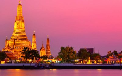 Comment visiter le magnifique temple Wat Arun à Bangkok comme un local en évitant la foule de touristes ?